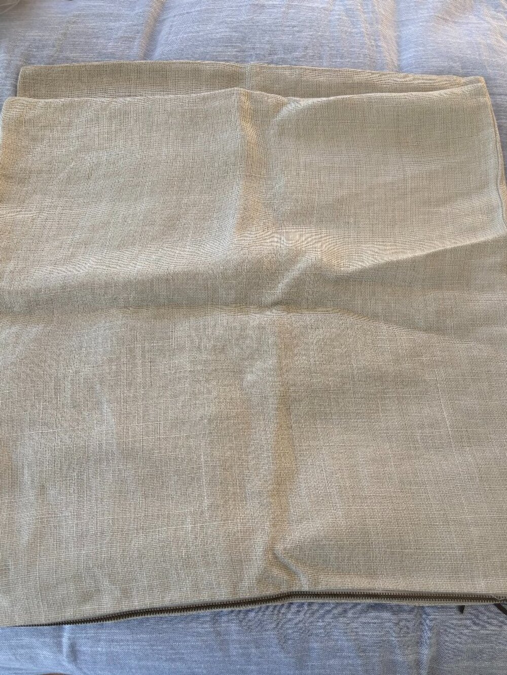 Pottery Barn Belgian Flax Linen Pillow Covers in Flax 24" NWOT - Picture 2 of 3